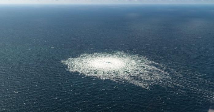 Військові кораблі рф помітили біля місця витоку «Північного потоку». Фото: 