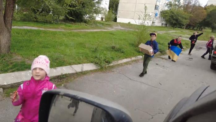 Как дети на Харьковщине встречают воинов ВСУ