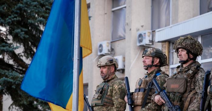 Украинское знамя подняли над Лиманом, фото: Павел Кириленко