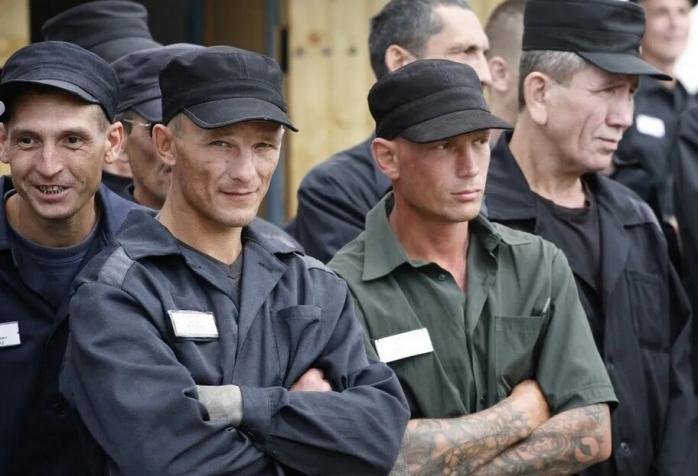Россияне привезли на Донбасс 500 уголовников для подкрепления армии рф