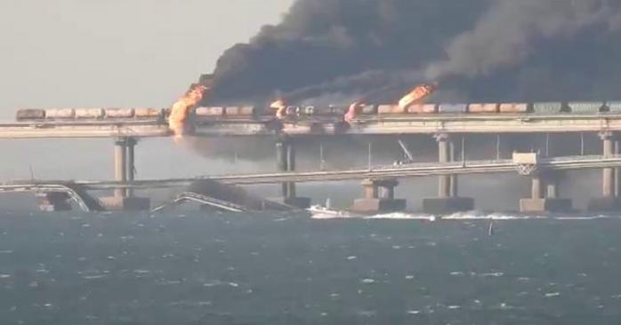 Последствия взрыва на крымском мосту, видео скриншот