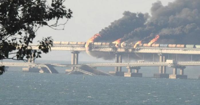 Керченский мост взорвался. Фото: 