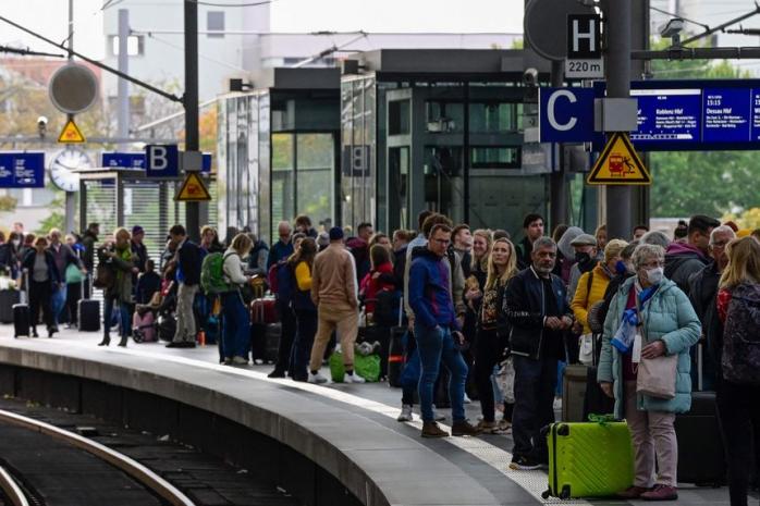 На севере Германии на три часа остановились поезда — в диверсии подозревают россию