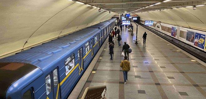 У Києві поновили рух поїздів на всіх станція метро. Фото: liga.net