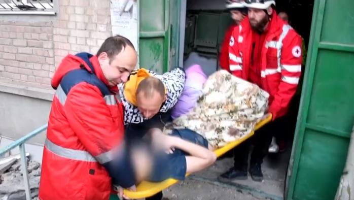 Помер 11-річний хлопчик, якого дістали з-під завалів будинку в Миколаєві — Кім