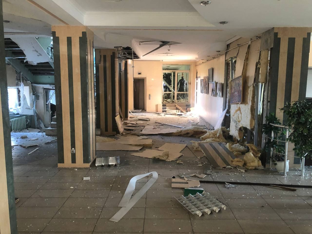 Пожежа спалахнула в окупаційній адміністрації Донецька. Фото: соцмережі