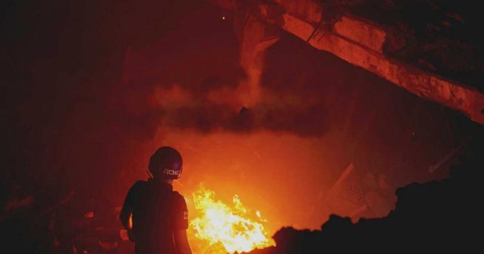 Россияне нанесли удар по Бурштынской ТЭС, фото: ГСЧС