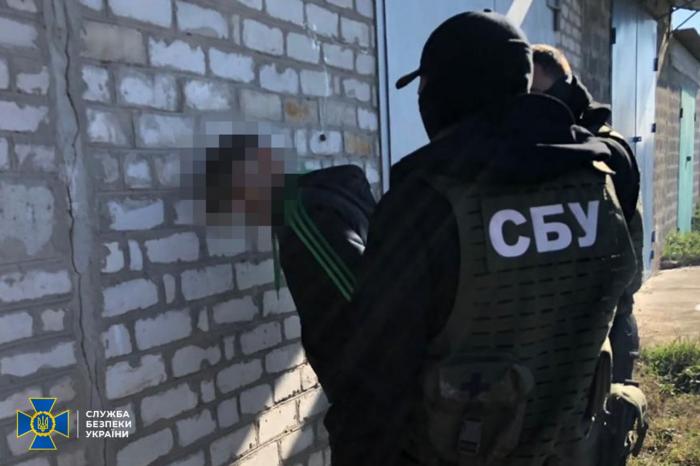 На Донеччині затримали коллаборанта, який допомагав утікати рашистам, фото: СБУ