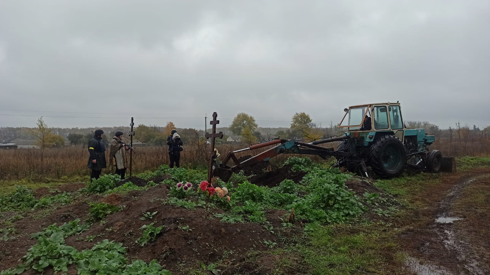На Харківщині знайшли ще одне масове поховання, фото - Нацполіція