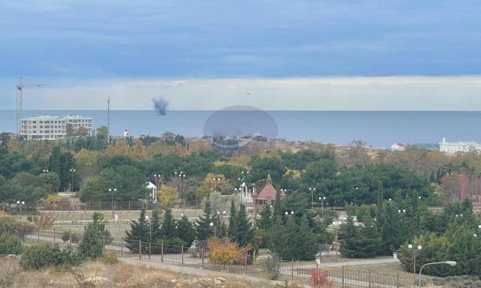 В сети появилось видео атаки на корабли рф вблизи Севастополя