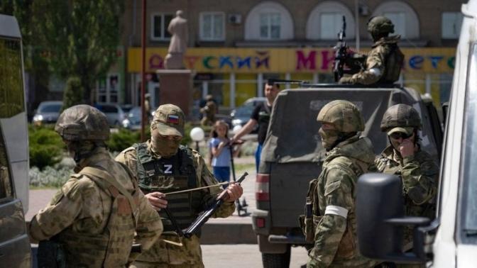 Россияне силой вывозят гражданских на Херсонщине. Фото: tvoemisto.tv