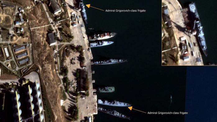 Первые спутниковые фото последствий удара по кораблям рф в Севастополе 