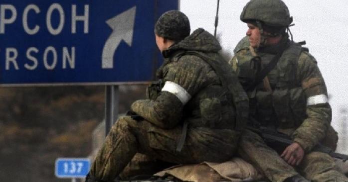 Російські загарбники прикриваються мирними жителями у Херсоні, фото: «Суспільне Крим»