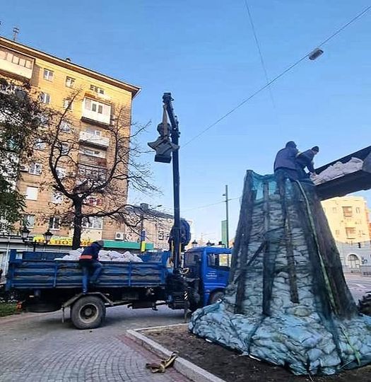 Як знесли Пушкіна в Харкові, фото - міськрада
