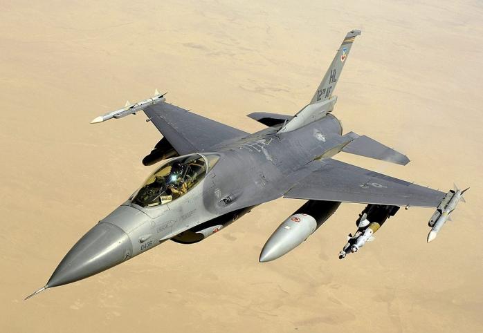 Республіканці США обіцяють українцям винищувачі F-16
