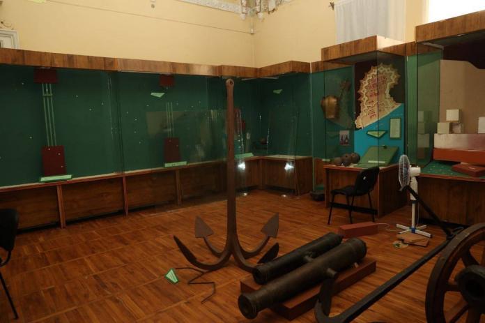 Тікаючи з Херсона, росіяни обікрали музеї