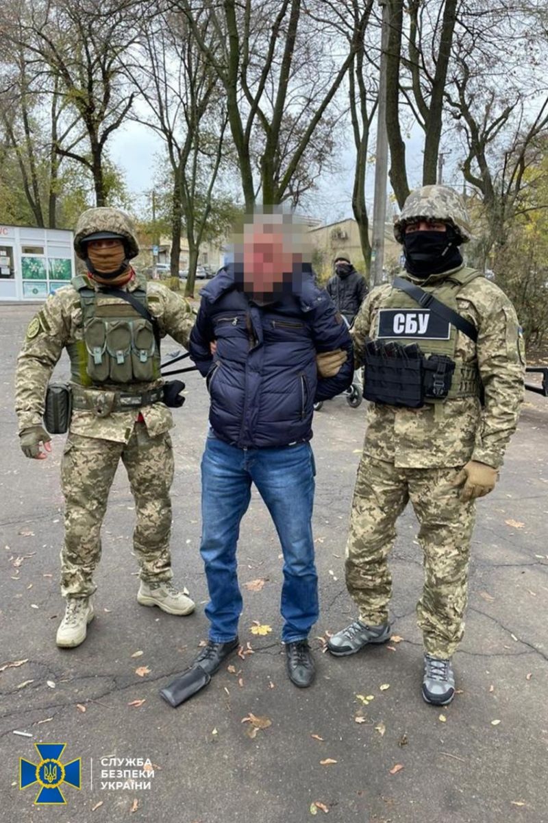 Агент фсб шпигував за військовими в Одесі. Фото: СБУ