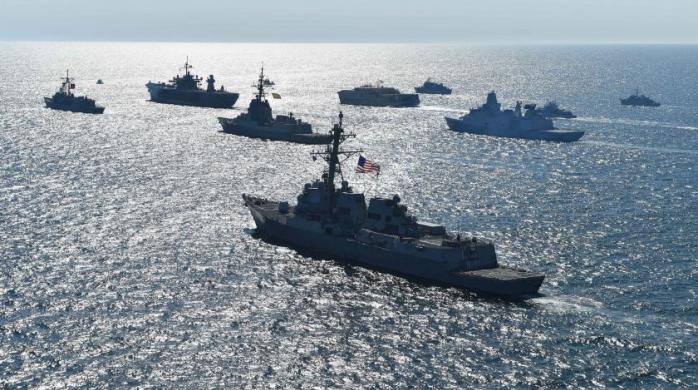 НАТО усилит присутствие от Черного до Балтийского моря - Столтенберг