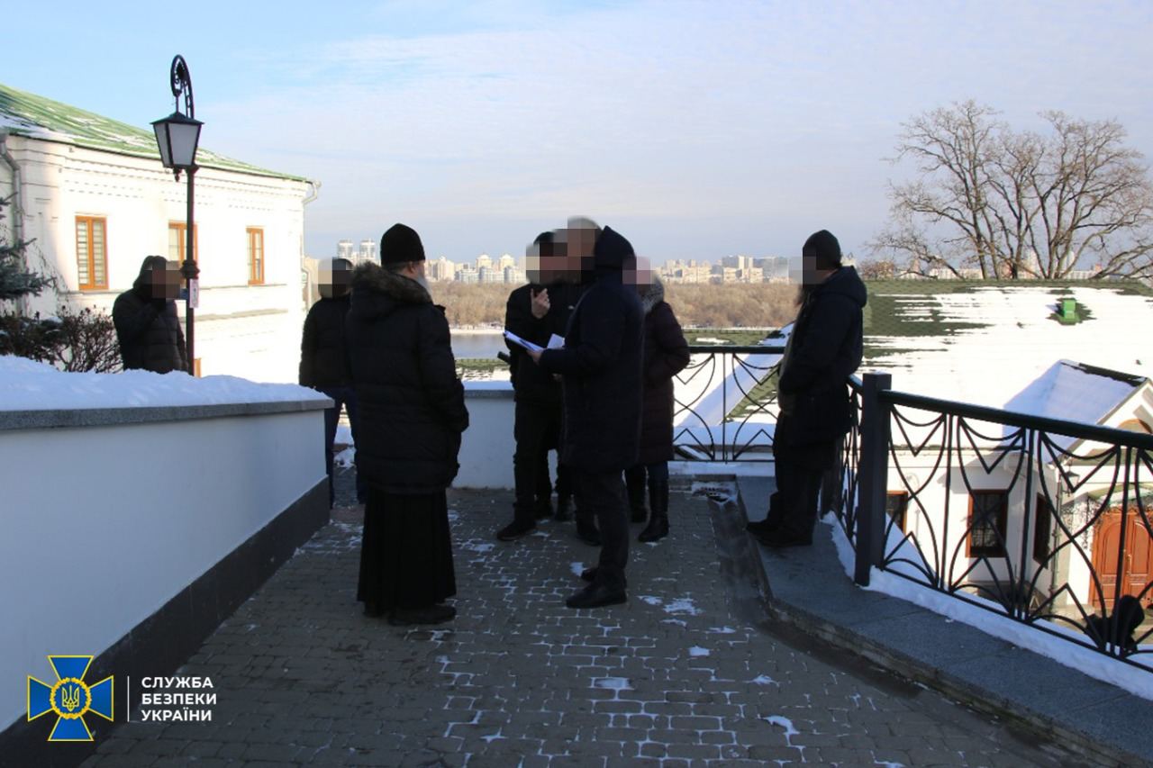 СБУ повідомила священнику Лаври про підозру. Фото: СБ України