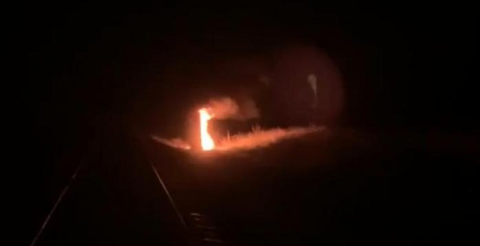 Партизани підпалили обладнання автоматизованого керування залізницею, скріншот відео