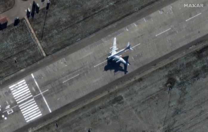 Maxar опубликовал спутниковые снимки авиабазы "Энгельс"