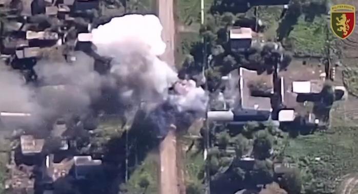 ЗСУ показали момент знищення 2С7 «Піон» росіян на Херсонщині — війна рф проти України