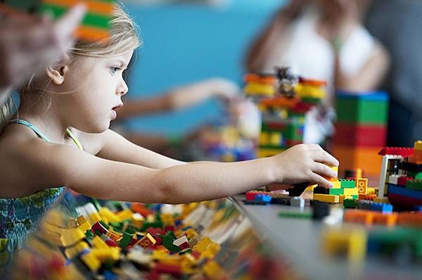 Lego "нескрепний" - білоруський настоятель РПЦ поскаржився на дитячий конструктор