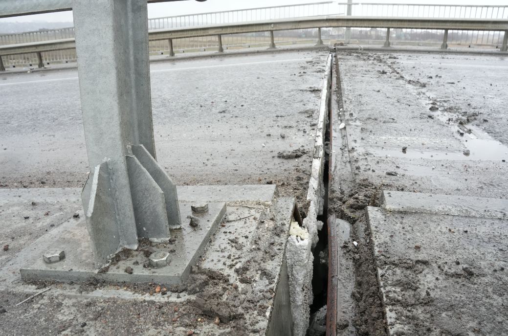 Російський гауляйтер Балицький показав наслідки підриву мосту в Мелітополі 