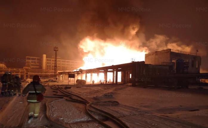В Ангарську на нафтозаводі сталася пожежа. Двоє загинули, п'ятеро постраждали