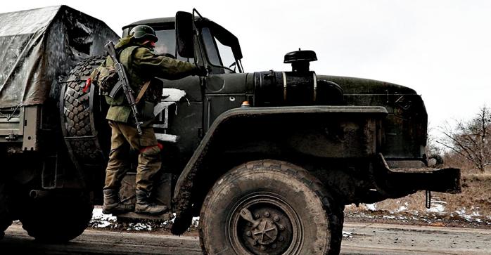 Російські загарбники планують ввести цілодобову комендантську годину на захоплених територіях, фото: «Еспресо»