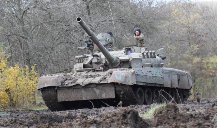 Бригада князя Острожского продемонстрировала трофейные российские танки Т-90М и модернизированный Т-80У