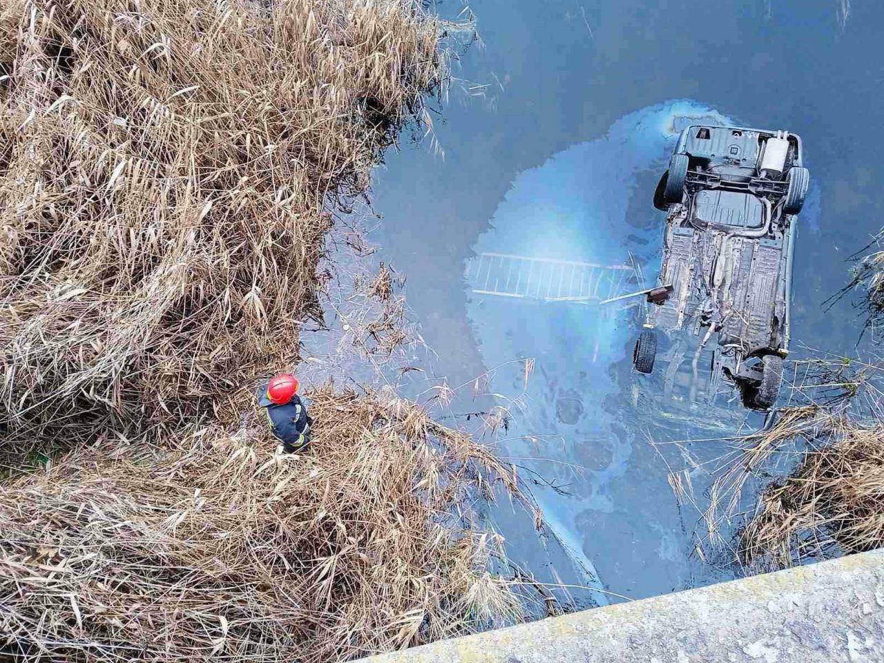 Автомобіль впав у річку на Миколаївщині - загинуло п'ятеро, серед них — двоє дітей