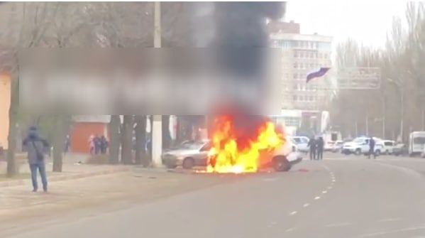 Автомобіль з окупантами вибухнув у центрі Мелітополя. Фото: «Оперативний ЗСУ»