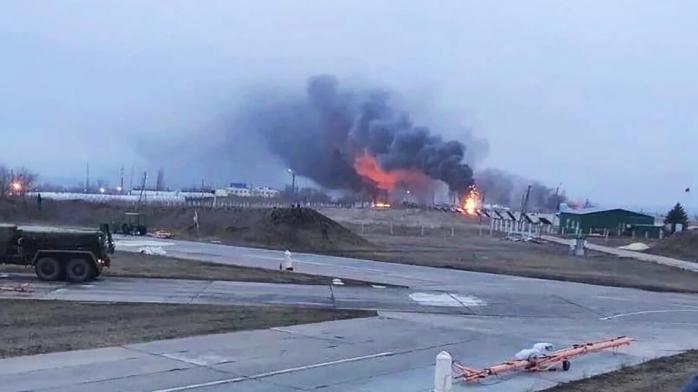 Взрывы прогремели на аэродроме в российском курске. Фото: Слово і діло