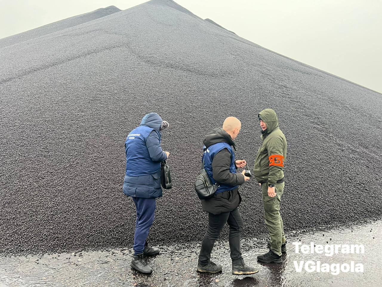 В Україні арештували підпільні склади залізняка російського олігарха Усманова, фото - В.Глагола