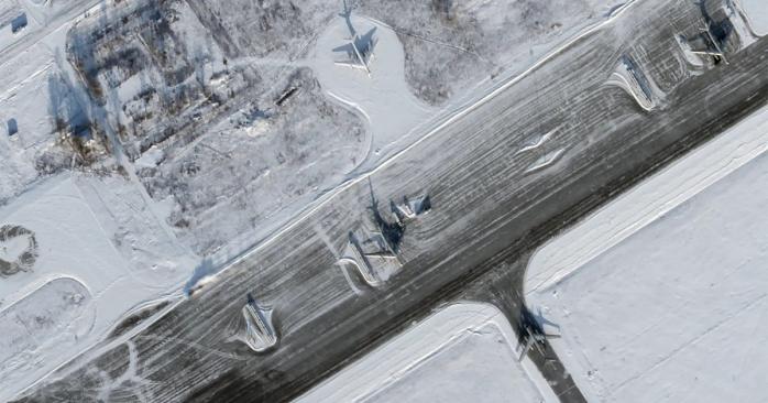 Спутниковый снимок российской авиабазы в Энгельсе, фото: The Drive