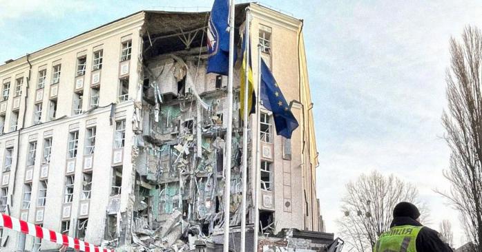 Последствия российского ракетного удара по Киеву, фото: Кирилл Тимошенко