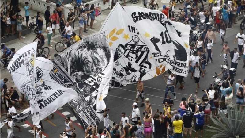У Бразилії провели в останню путь короля футболу Пеле, фото - Reuters 