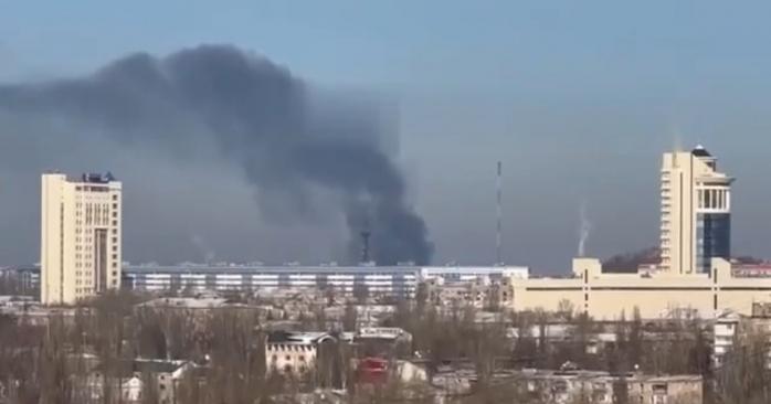 Пожар на металлопрокатном заводе в Донецке, видео скриншот