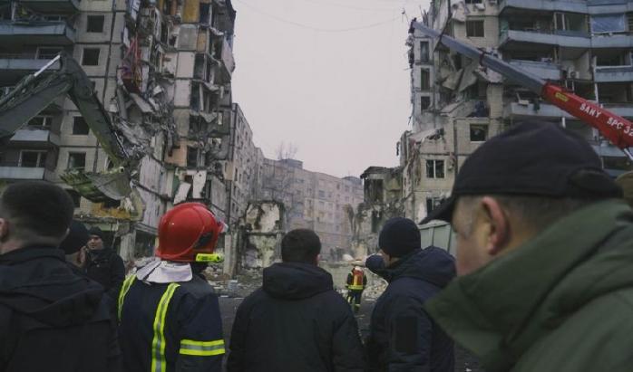 Без вести пропавшими после удара в Днепре числятся девять человек