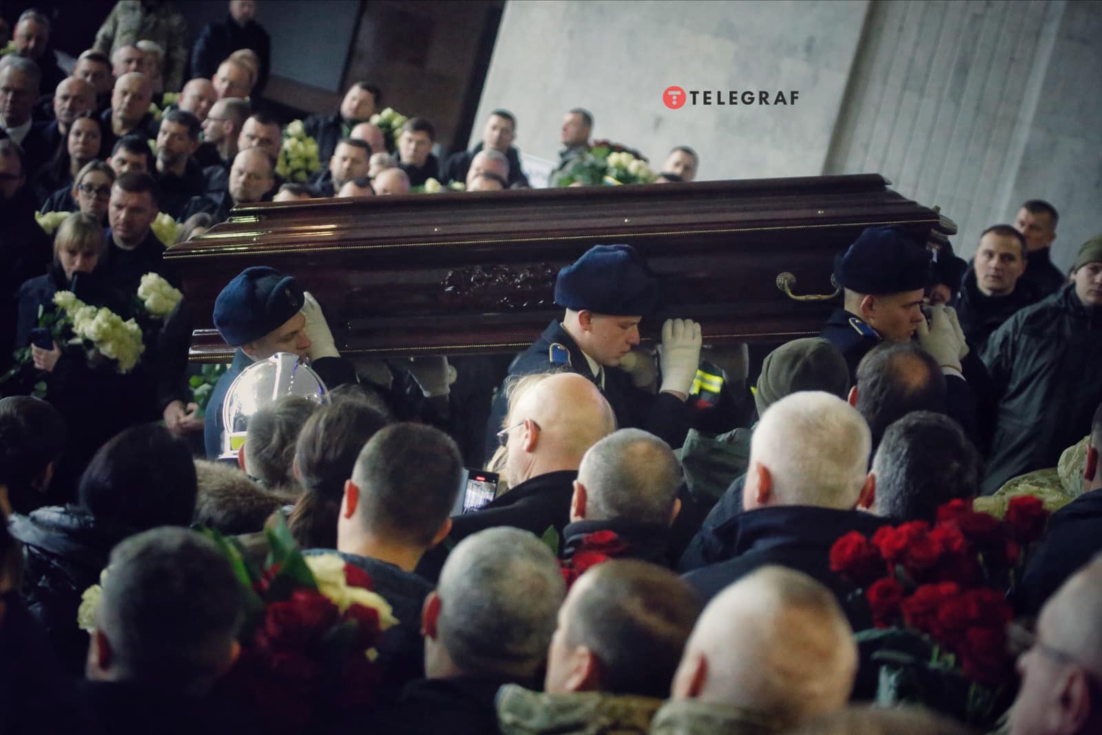 Прощання із загиблими під час авіакатастрофи. Фото: Yan Dobronosov