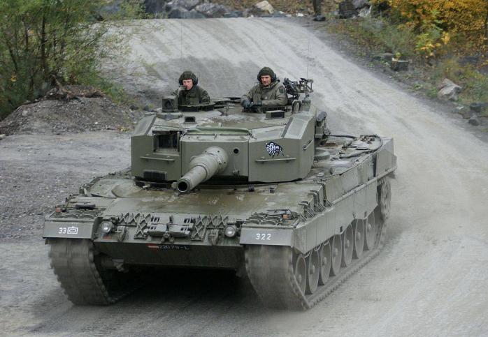 "Леопарди" не дають, але екіпажі навчатимуть - українські танкові екіпажі розпочнуть навчання в Європі
