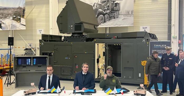 ЗСУ отримають новітні радари ППО GM 200. Фото: Олексій Резніков у Twitter