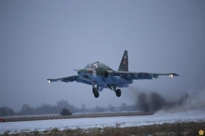 Росіяни не забирають літаки після спільних навчань у білорусі — Генштаб