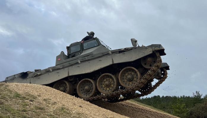 Як воїни ЗСУ вчаться керувати танками Challenger, показала Британія