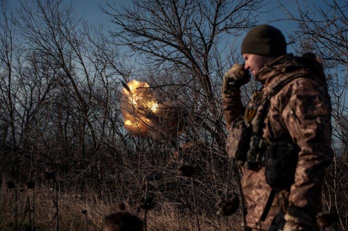 Українські "боги війни" ювелірно поклали снаряди у скупчення живої сили рашистів 