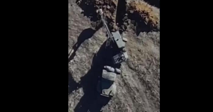 Удар по екскаватору з рашистами, скріншот відео