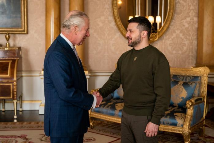 Британський монарх вперше прийняв президента України - як відбулося чаювання (ФОТО)