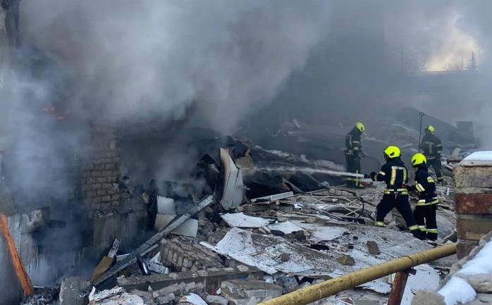 Взрыв в Киеве - под завалами слышно людей, появились первые фото