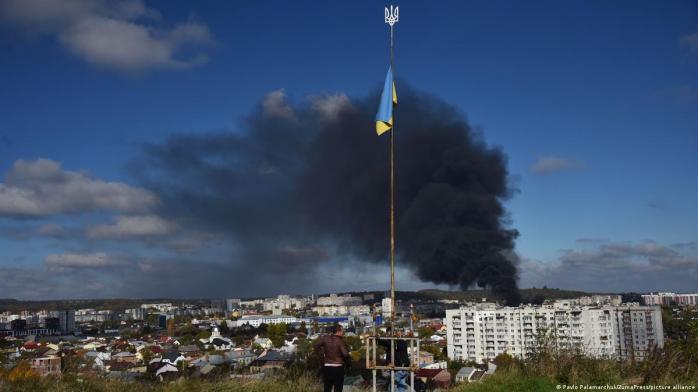 Местные власти и энергетики рассказали о последствиях ракетного нападения на Украину
